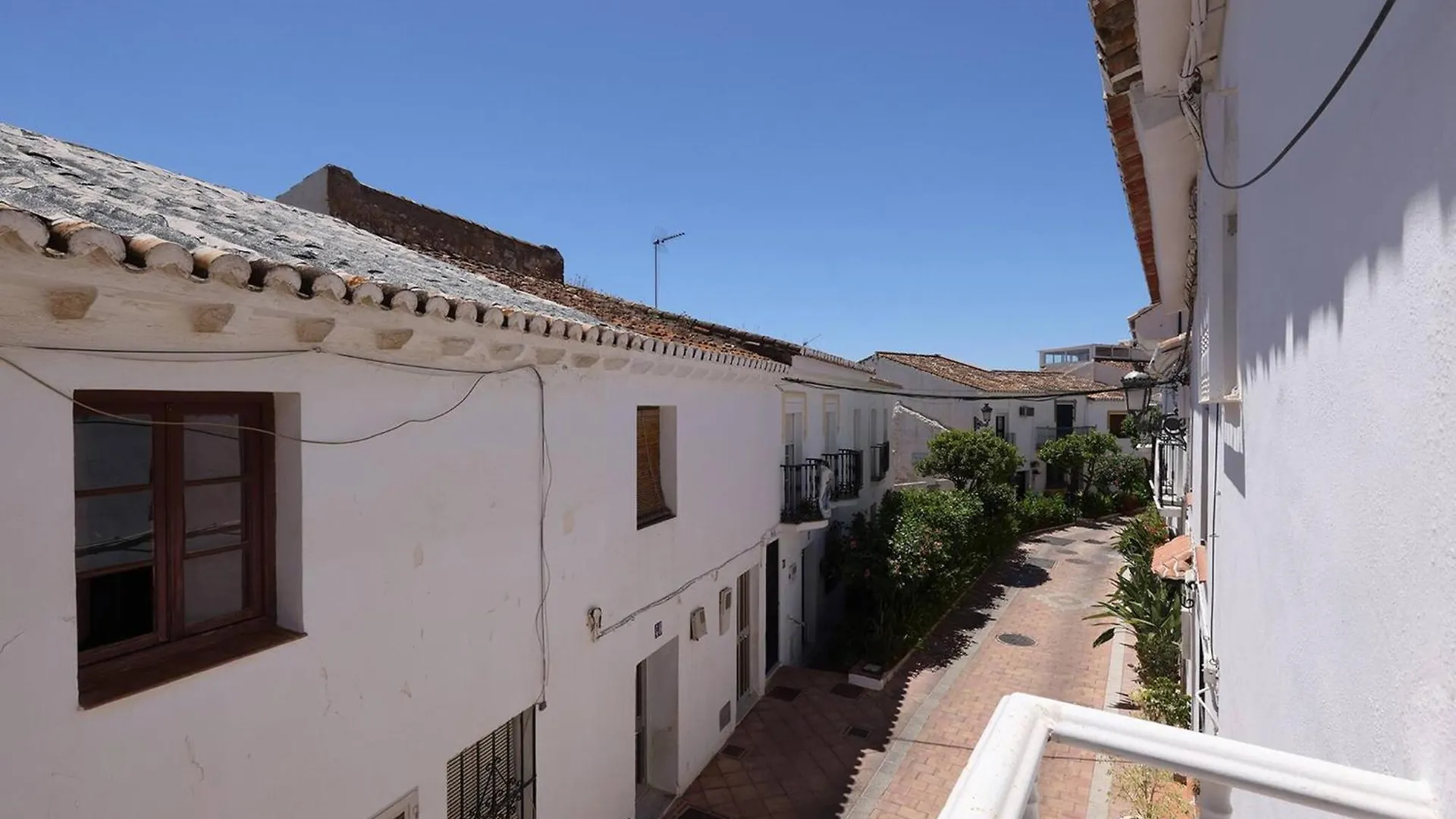 098 Traditional 2 Bed Pueblo Townhouse With Private Terrace ベナルマデナ 別荘