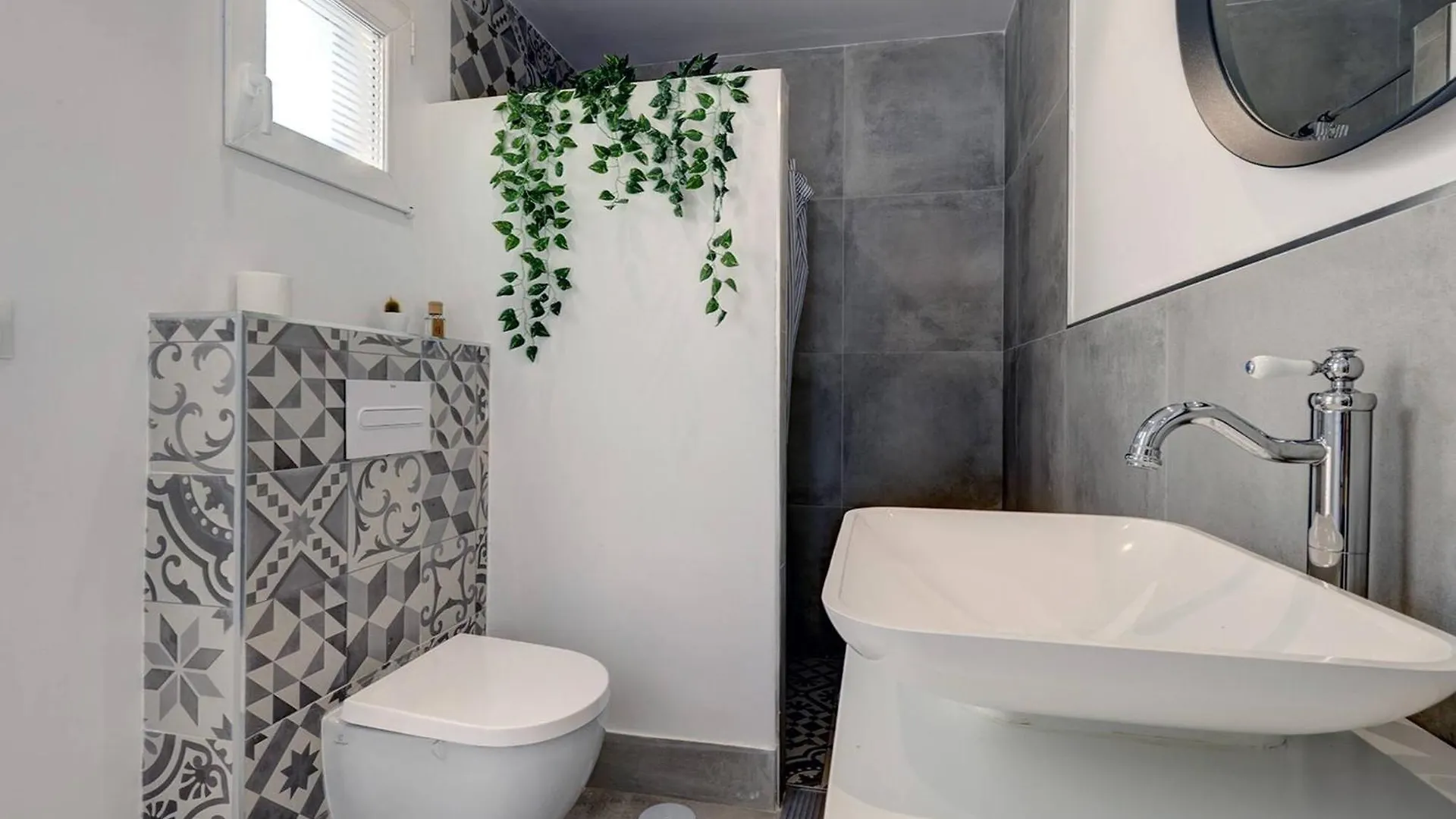 098 Traditional 2 Bed Pueblo Townhouse With Private Terrace ベナルマデナ 別荘