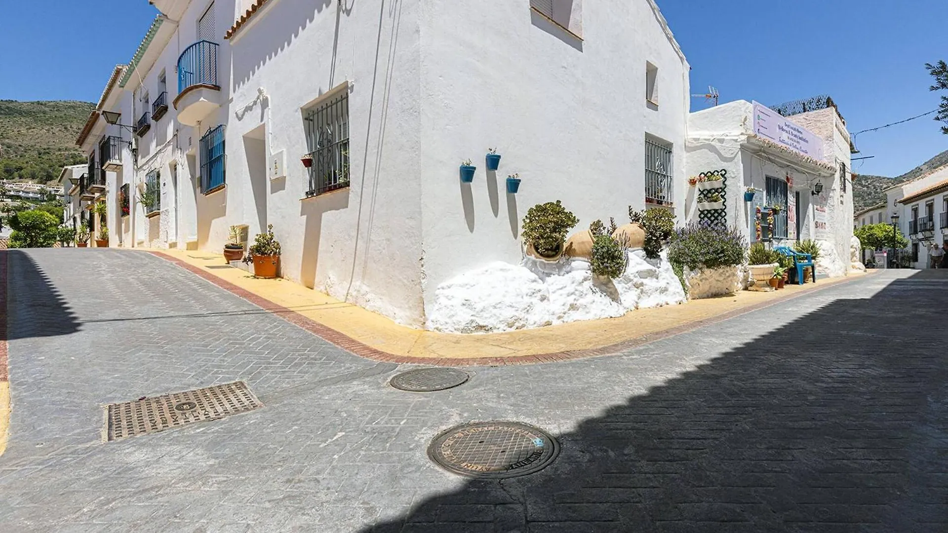 098 Traditional 2 Bed Pueblo Townhouse With Private Terrace Benalmádena Σπίτι διακοπών
