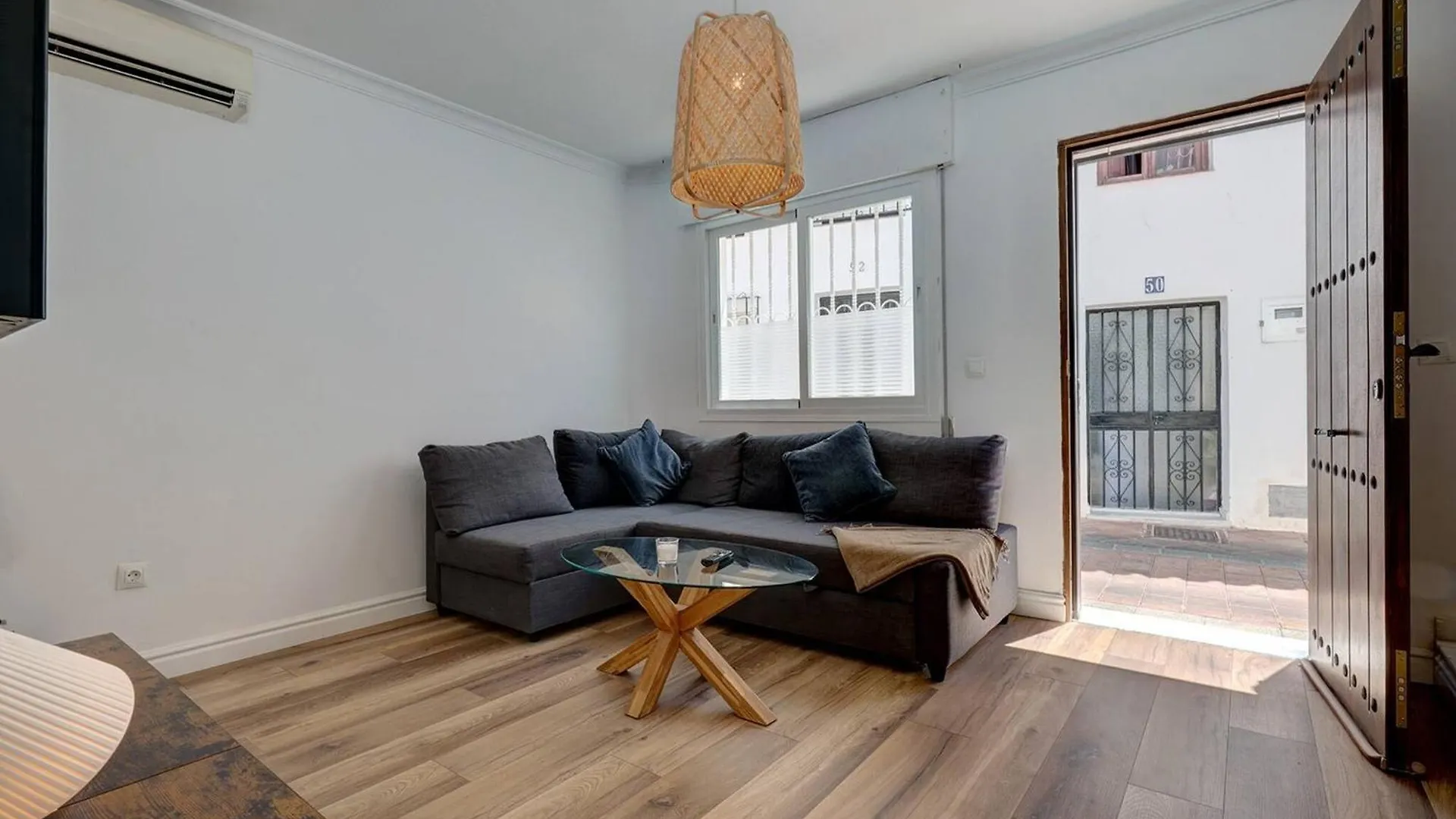 Σπίτι διακοπών 098 Traditional 2 Bed Pueblo Townhouse With Private Terrace Benalmádena